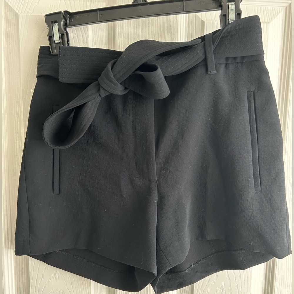 Never worn with tags—Aritizia Wilfred shorts.